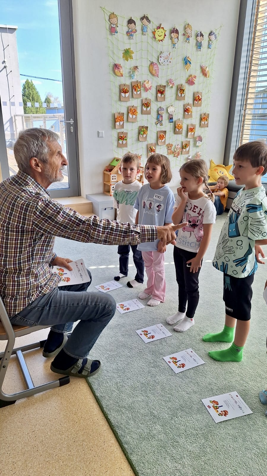 Děti z družiny u společné aktivity