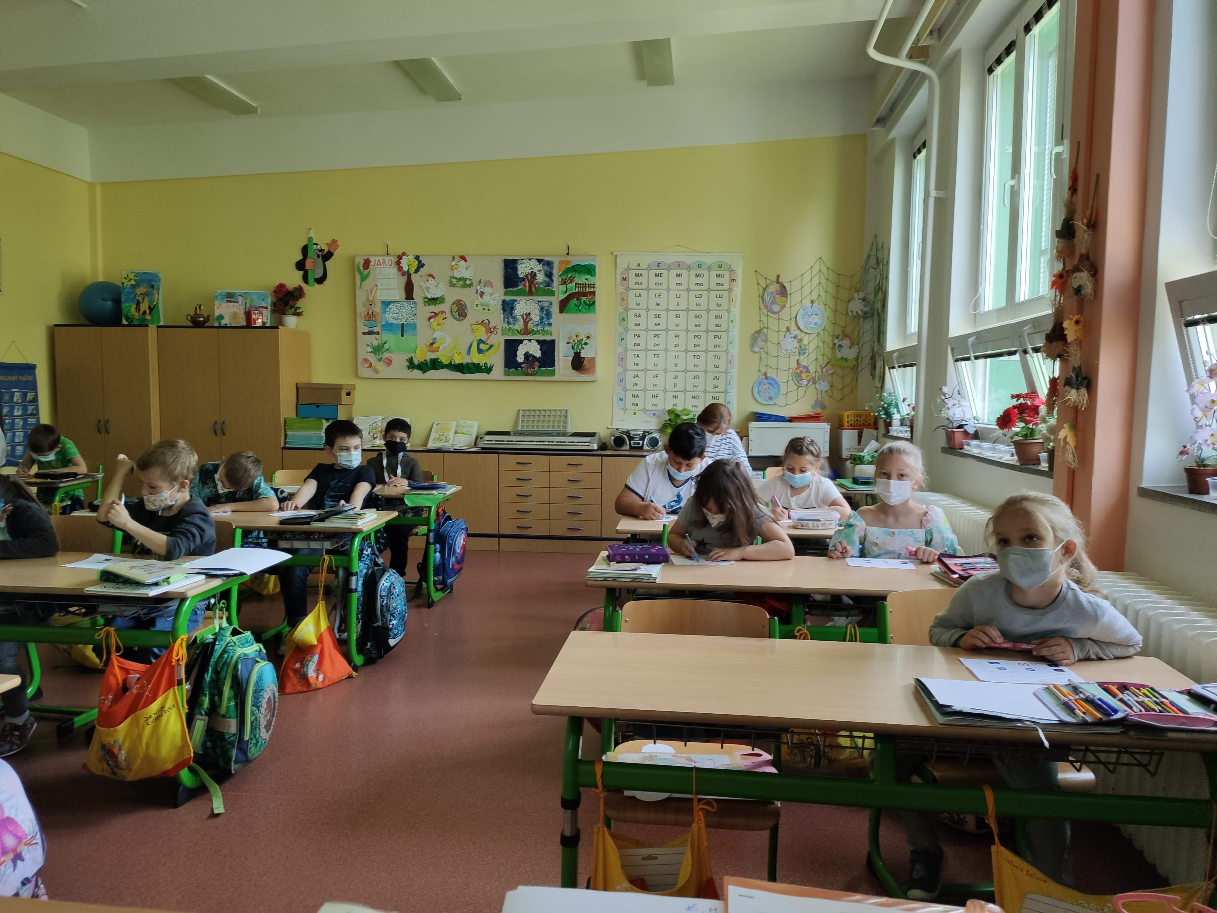 Děti ve třídě během dopravní výchovy